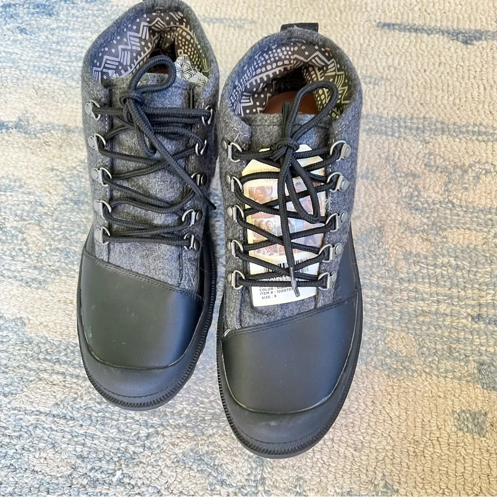TOM’S MENS CORDOVA CHARCOAL WOOL LEATHER LACE UP HIKING BOOTS SIZE 9 NWT